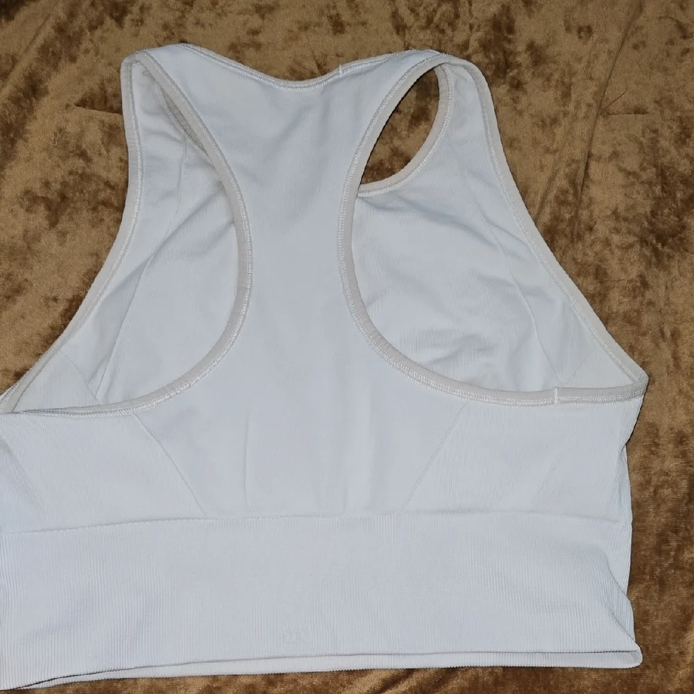 Lululemon Bra White 6? - Picture 9 of 10